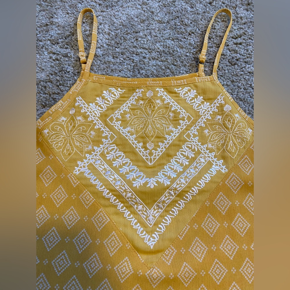 Layered Handkerchief Embroidered Tank - Picture 6 of 10